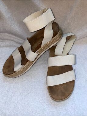 Time And Tru Platform Sandals